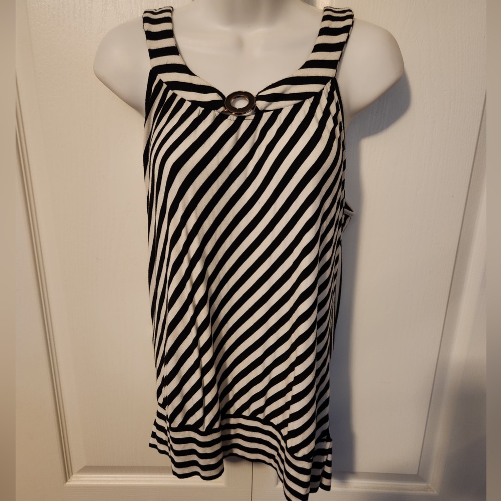 Black and white strip round neck size L sleeveless top